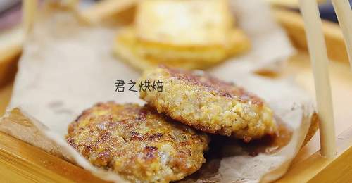 参与体验豆腐肉饼制作 煎制版本满足一人食鲜香口感
