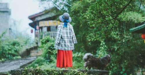 在不同地域的古韵古镇间探寻,哪32处中华古镇的多元活动与古朴景致,正吸引着万千游客驻足体验
