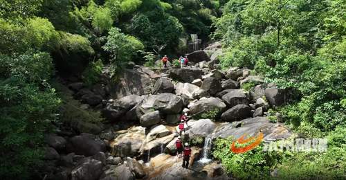 九嶷山寻龙谷暑期溯溪游 多元亲水体验邀你解锁清凉避暑新玩法