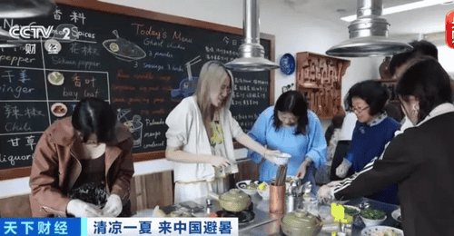 在云南的清凉夏风中,和外国游客一起解锁多元体验式文旅玩法