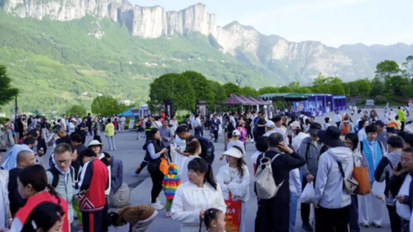 恩施“铁腕治旅”背后:游客吐槽频发,旅游人次增速连续两年下滑