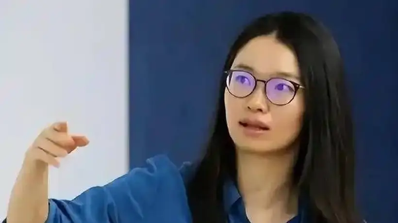 桂林中学师生沉浸自豪荣光 校友王虹斩获菲尔茨奖引校园沸腾