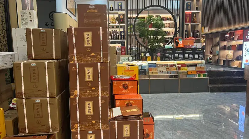 厦门答卷高粱酒亮相本地烟酒商行 多元场景让消费者吃出情感共鸣