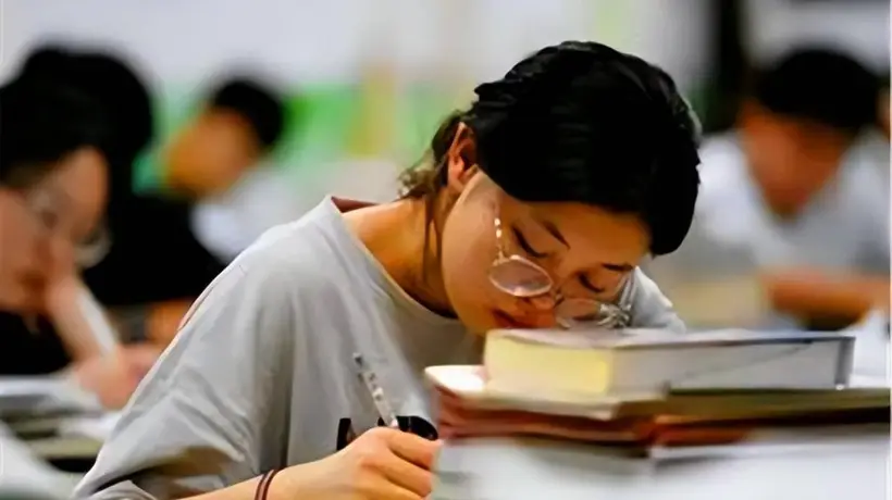 中考708分的她偷偷改了志愿 如今在智造实训车间发光成最受欢迎的“潜力股”