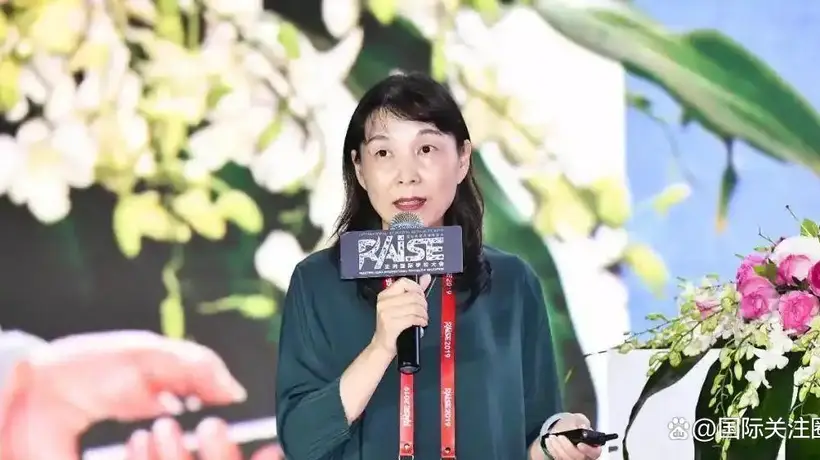 八月五日多事:娃哈哈内外股权与信托风波里,杜建英现身引热议,宗馥莉掌权后亲情与财富的拉扯成焦点
