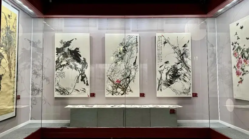 张晖写意花鸟画作品展在沈阳故宫开展