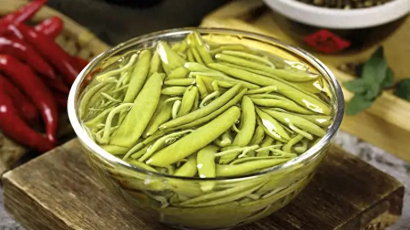 夏日食莼菜解暑热、护肠胃,但两类人群食用需谨慎