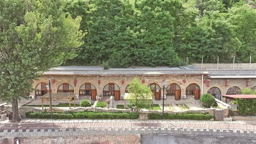 延安市宝塔区300孔窑洞焕发文旅新活力
