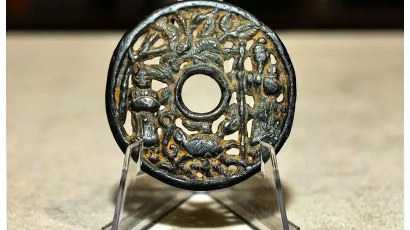 刘春声专栏:古代滇地龟鹤齐寿镂空钱鉴赏