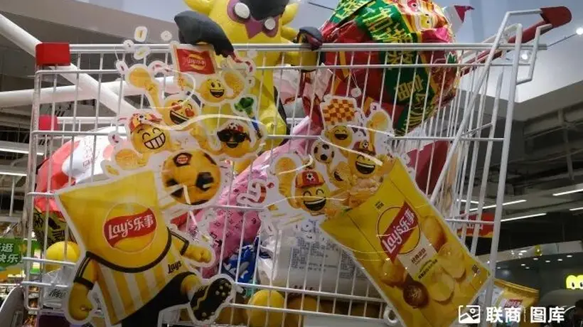 逛吃热潮下的新鲜零食展多元业态 消费者可解锁多重选择