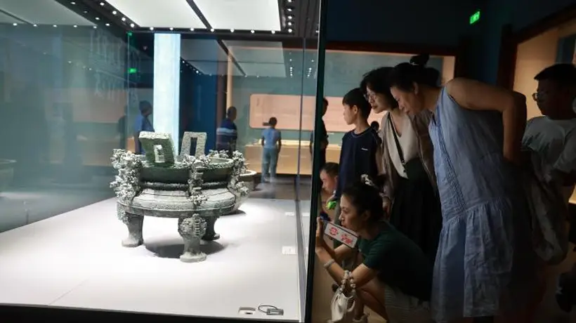 逛夏商周礼乐特展 辽宁博物馆里感受河洛文化魅力