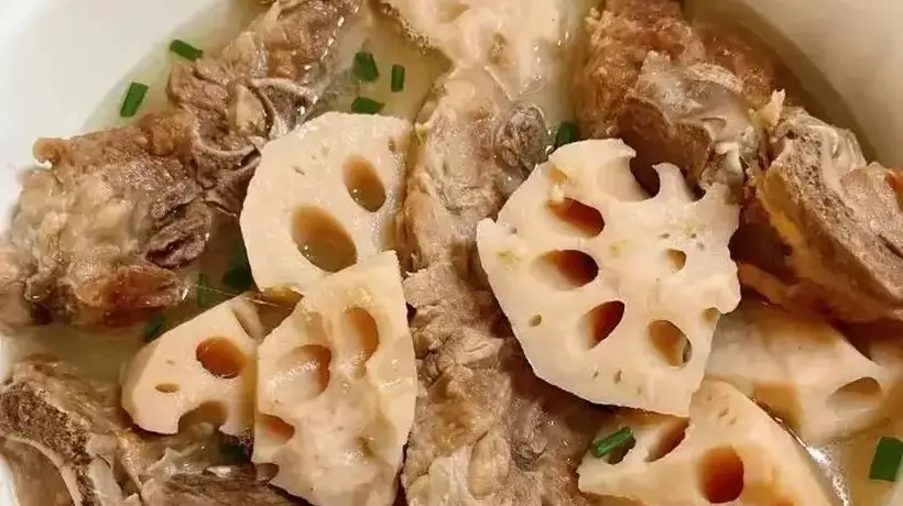 大暑跟着做鲜掉眉毛的汤羹 全家围坐享养肺清润好滋味