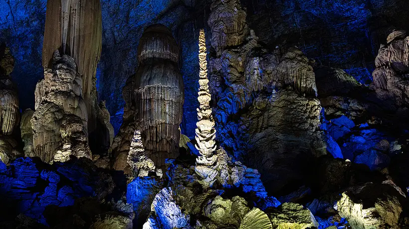 暑期过半解锁多元参与式文旅体验 深度游、特色航线、在地活动搅热暑期旅游热