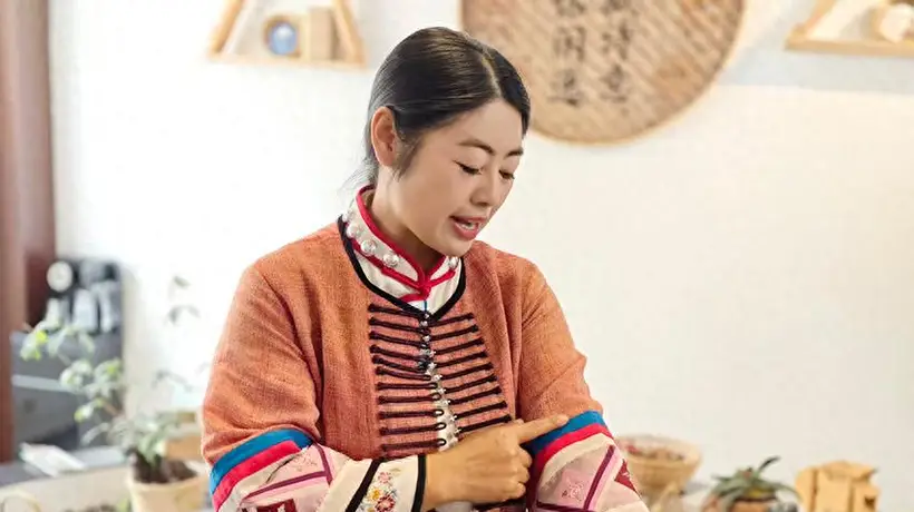 云南施甸：跟着非遗传承人学刺绣，留守妇女绣出红火好日子