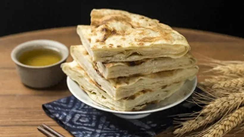 动手做外酥里软的家常葱油饼!跟教程一步步学,享受擀饼煎饼的乐趣