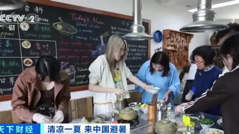 在云南的清凉夏风中,和外国游客一起解锁多元体验式文旅玩法