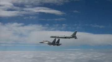 现场画面:中俄两军在日本海、东海、太平洋西部空域联合空中战略巡航