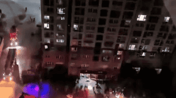 安徽一小区起火致双胞胎孩童遇难,家属反映消防栓无水,当地已成立调查组