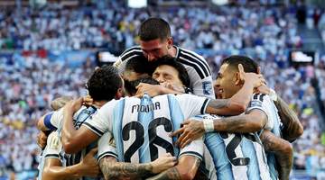 世界杯-利桑德罗-马丁内斯助攻 阿根廷半场暂1-0佛得角