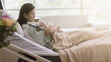 “新型坐月子”正在兴起,不是产妇矫情,而是清醒懂得爱自己了,婆婆不受累,老公不做夹心饼,孩子好吃好睡长得快