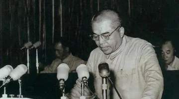 1962年彭总给主席写信，提醒一人不可重用，结果此人两年后成副总理