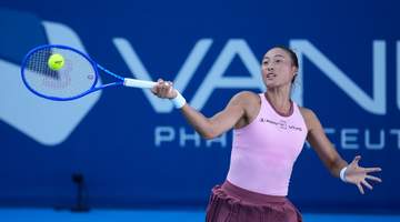WTA雅典站-郑钦文0-2不敌三号种子 交锋首败无缘四强