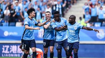 中超-外援三叉戟全面开花 大连英博3-1赛季双杀山东泰山
