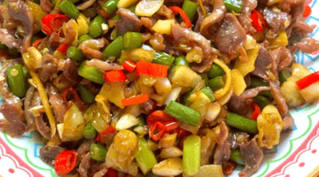 酸辣鸡杂:夏夜配酒绝佳酸辣开胃菜