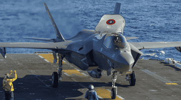 建军99周年之际 美军F-35B战机坠毁引关注 短距起降款安全问题受热议