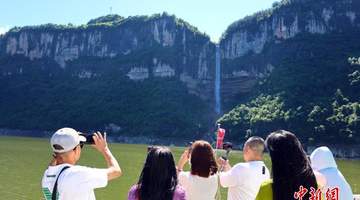 湖北恩施:清江山水引客来