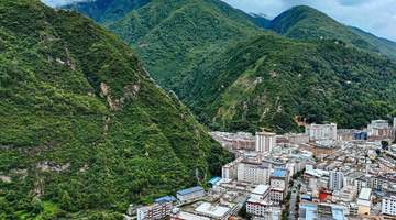 康定秘境:跑马山情歌回荡,木格措雪山海子共谱康巴风情