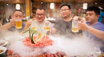 麻辣小龙虾+冰啤酒:夏季急性肠胃炎的真凶还是背锅侠?