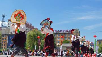 7月25日同仁热贡六月会展演启幕 24村队伍联动邀观众共赴黄河非遗文旅盛会