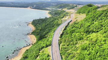 解锁海南“两环”联动玩法!自驾骑行穿梭滨海雨林 打卡活力度假走廊与人文秘境