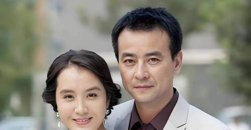 61岁罗钢近况曝光!娶小23岁郝蕾生下2个孩子,如今婚姻生活很幸福