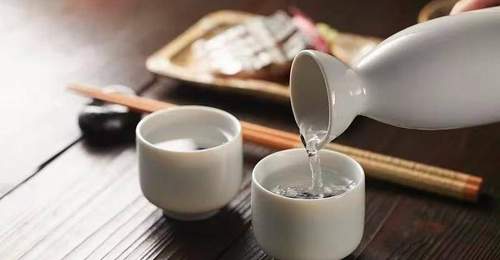 五味相融,清酒的沉浸式佐餐哲学