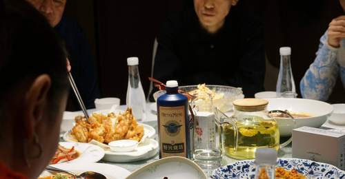 家庭宴请选酱香还是浓香?内行:看这3个因素再决定