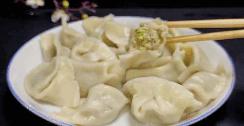 夏天包饺子,快试试这个馅!夏季时蔬和鲜肉的搭配,更鲜香、更有好口感,一口一个一盘不够吃