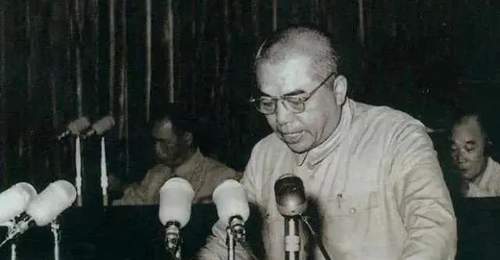 1962年彭总给主席写信,提醒一人不可重用,结果此人两年后成副总理