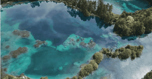 九寨沟湖水靠染色才呈现蓝色?官方辟谣