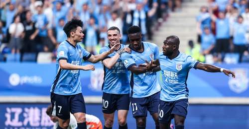 中超-外援三叉戟全面开花 大连英博3-1赛季双杀山东泰山