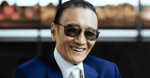 谢霆锋哽咽发文悼念父亲谢贤：无需悲伤，永远铭记他的笑容