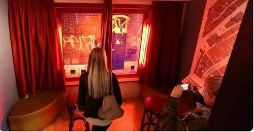 阿姆斯特丹红灯区女性:学历与性工作者的双重身份