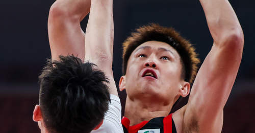 7月24日球迷热议广东男篮新主帅人选 周鹏有望接掌帅印引期待