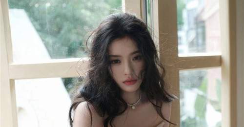 太古里随手拍的林允状态引网友热议 松弛感穿搭戳中审美痛点引众人共鸣