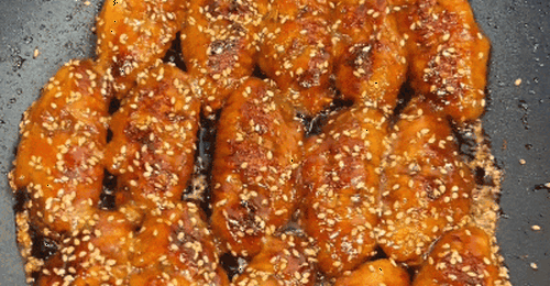 宿舍小电饭煲做可乐鸡翅 酸甜入味的家常美味等你来尝试