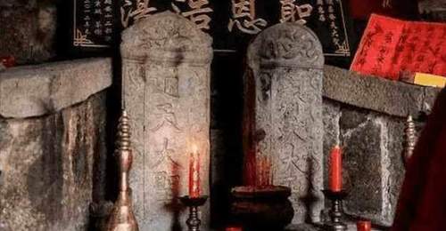 福建山中挖出齐天大圣古墓 还见石猴与通天大圣碑引热议