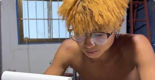 蹲守瓜田搬瓜赚工钱 14岁少年手写作文戳中千万人泪点
