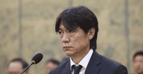 8月韩国警方突击搜查韩国足协办公室 市民团体举报洪明甫足协任职存违规 民众关注调查进展