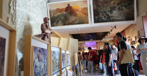 邯山区开展迎“七一”爱国教育暨书画创作活动